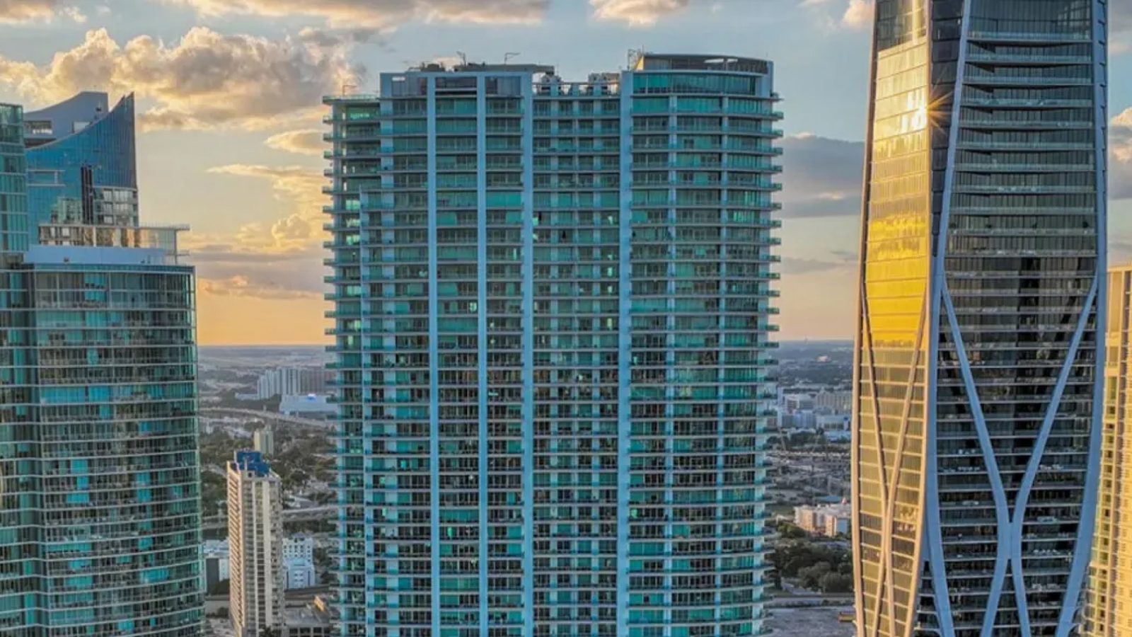 900 Biscayne Bay: el edificio por fuera, en Miami.