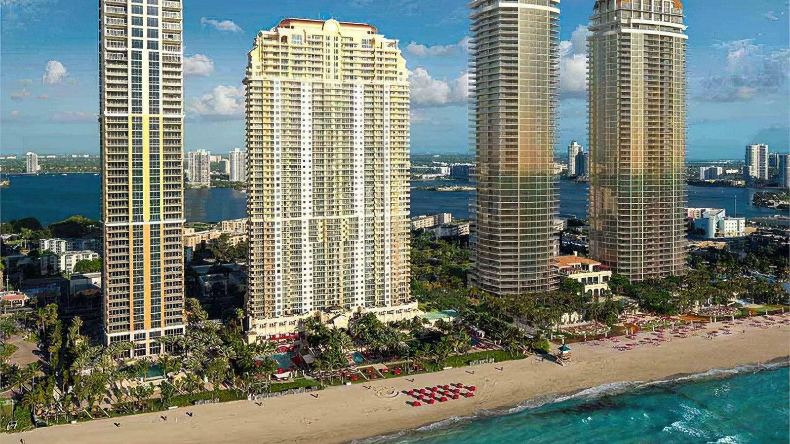 Acqualina Residences: el edificio por fuera, en Sunny Isles Beach.