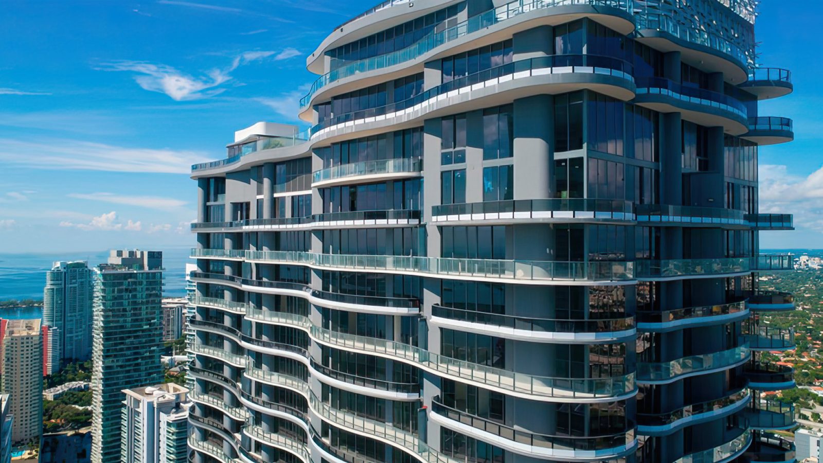 Brickell Flatiron: el edificio por fuera, en Miami.