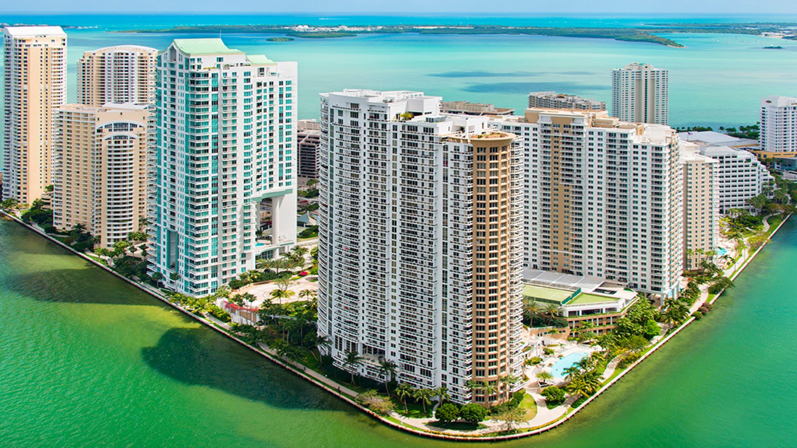 Carbonell Brickell Key: el edificio por fuera, en Miami.
