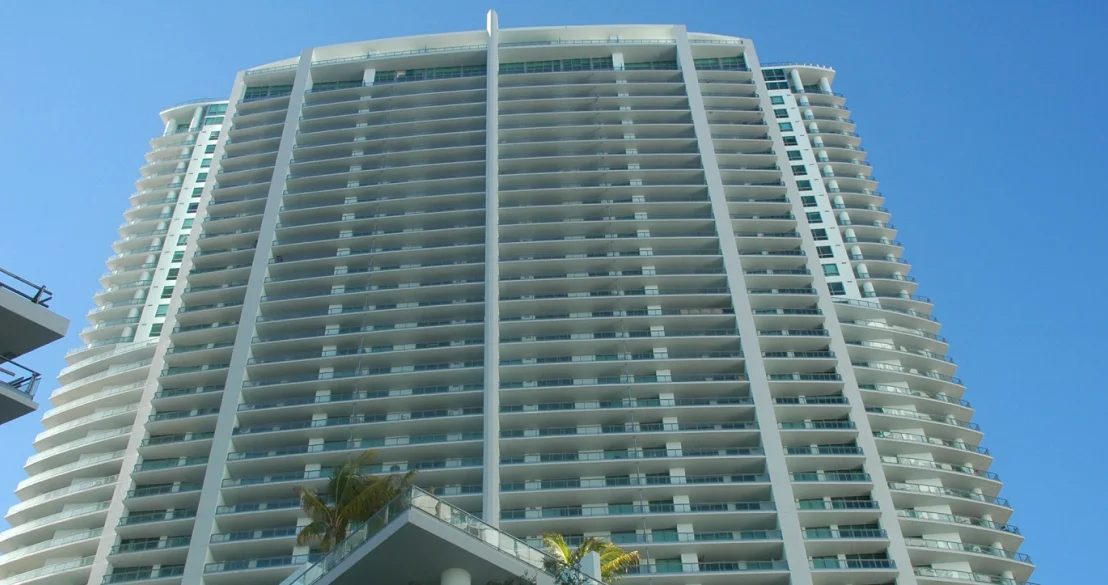 The Ivy: el edificio por fuera, en Miami.